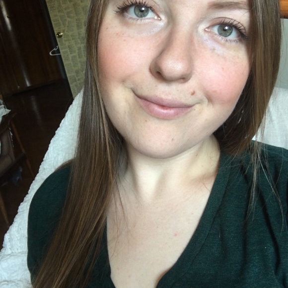 Meet Your Posher 🌿 - Picture 3 of 8